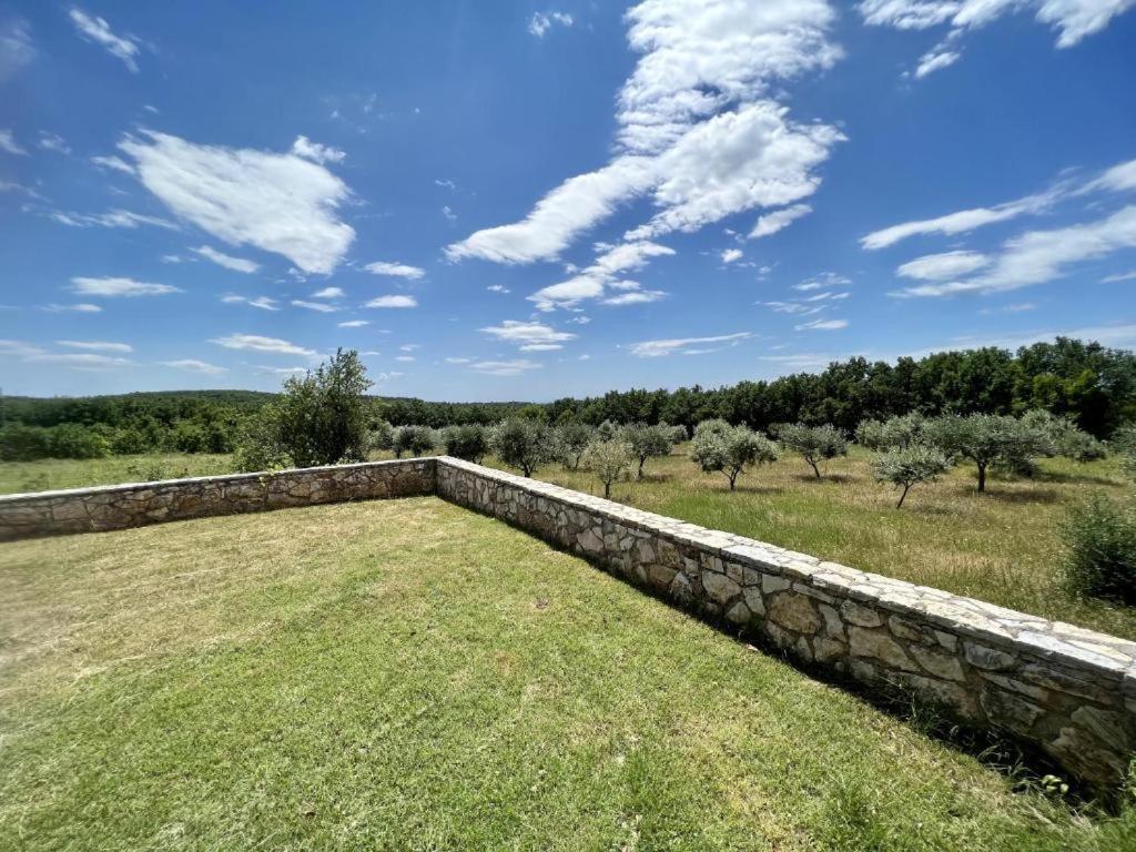 Villa Olivetta - Istrische Villa mit Meerblick nahe Porec Barat  Exterior foto